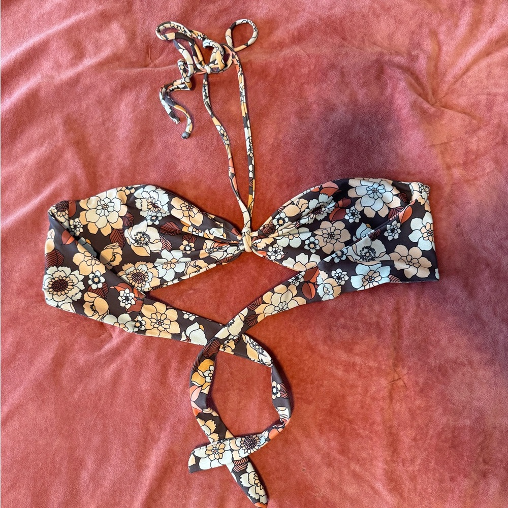 Skatie Lyndi bikini top